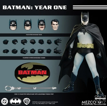 Cargar imagen en el visor de la galería, Mezco - One:12 - Batman: Year One - $2,899 ($499) - SEP-OCT 2026