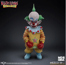 Cargar imagen en el visor de la galería, Mezco Toyz - Designer Series Mega Scale - Killer Klowns from Outer Space - Shorty - $2299($599) ENE-FEB 2027