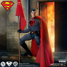 Cargar imagen en el visor de la galería, Mezco Toyz - One:12 Collective Superman - Superman: Red Son - $2749($799) ENE-FEB 2027