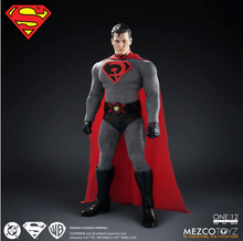 Cargar imagen en el visor de la galería, Mezco Toyz - One:12 Collective Superman - Superman: Red Son - $2749($799) ENE-FEB 2027