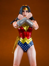 Cargar imagen en el visor de la galería, McFarlane - DC Multiverse - Vault Collection - Wonder Woman (Classic) - $679($199) OCT-NOV