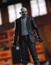 Cargar imagen en el visor de la galería, McFarlane - DC Multiverse - The Dark Knight - Vault Collection - The Joker $679($199) OCT-NOV