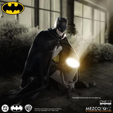 Cargar imagen en el visor de la galería, Mezco - One:12 - Batman: Year One - $2,899 ($499) - SEP-OCT 2026
