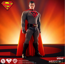 Cargar imagen en el visor de la galería, Mezco Toyz - One:12 Collective Superman - Superman: Red Son - $2749($799) ENE-FEB 2027

