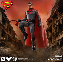 Cargar imagen en el visor de la galería, Mezco Toyz - One:12 Collective Superman - Superman: Red Son - $2749($799) ENE-FEB 2027
