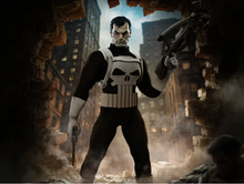 Cargar imagen en el visor de la galería, Mezco Toyz -One:12 Collective -  Marvel - The Punisher - $2999($799) FEB-MAR 2027

