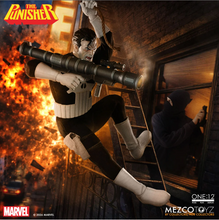 Cargar imagen en el visor de la galería, Mezco Toyz -One:12 Collective -  Marvel - The Punisher - $2999($799) FEB-MAR 2027
