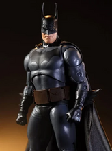 Cargar imagen en el visor de la galería, McFarlane - DC Direct - Justice #1 - Page Punchers - Batman 7" - $749($249) - AGO-SEP 2026 BT1
